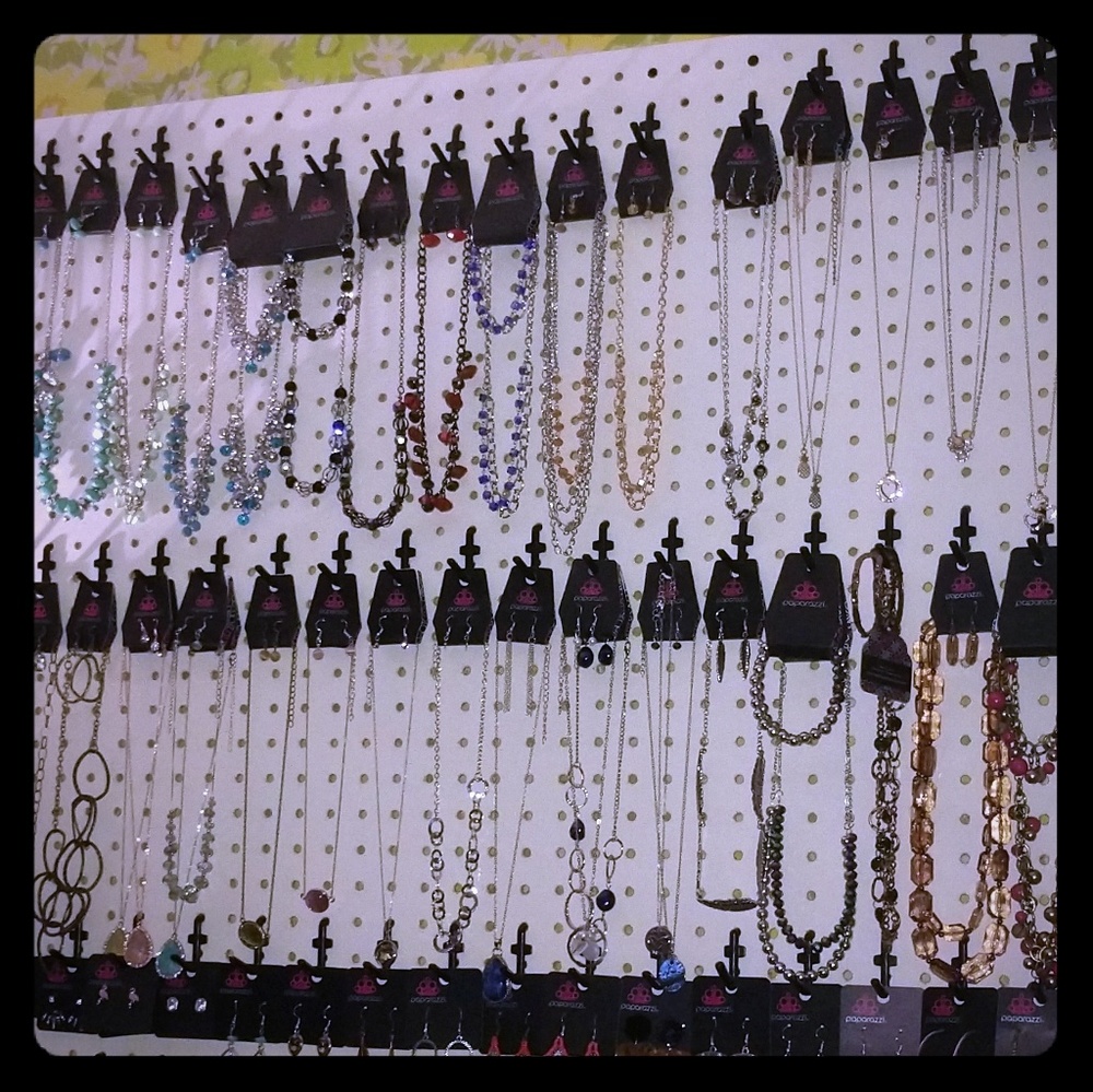 100 piece paparazzi jewelry